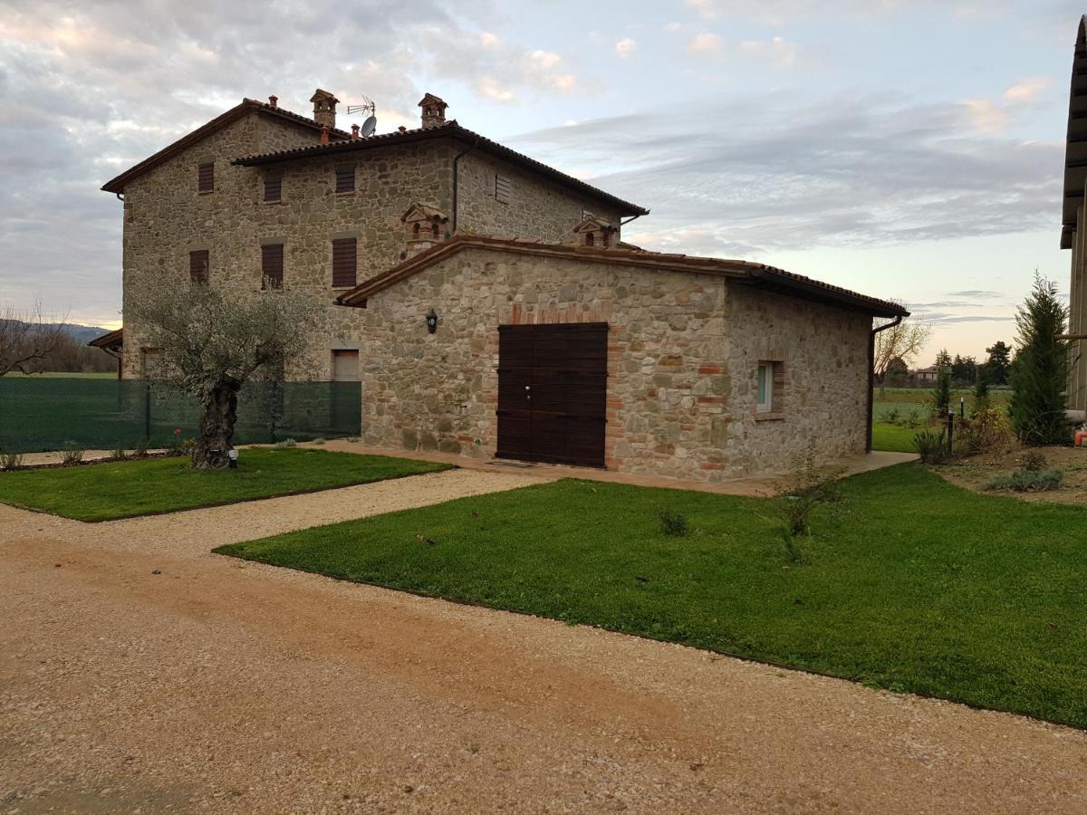 Agriturismo Villa Al Piano Тоди Екстериор снимка