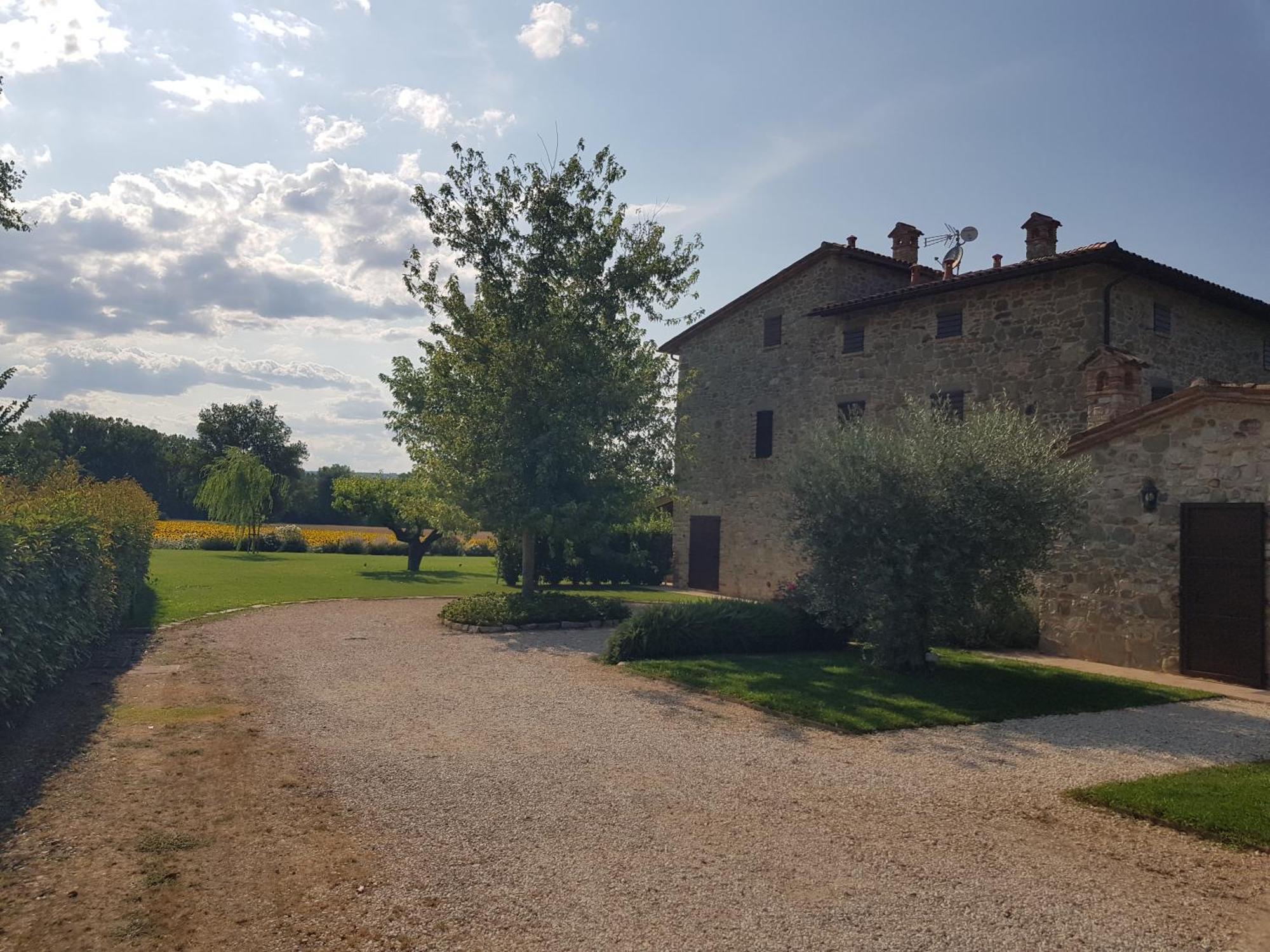 Agriturismo Villa Al Piano Тоди Екстериор снимка